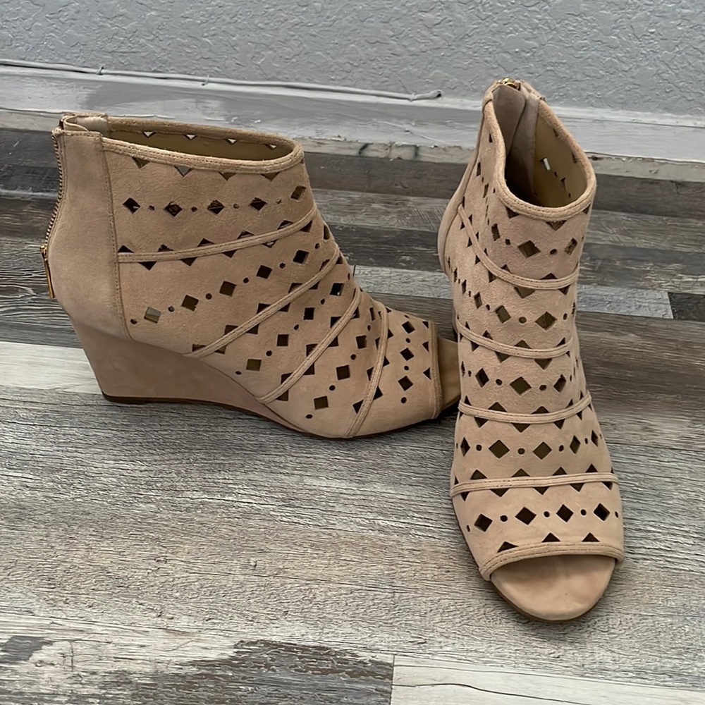 Beige color